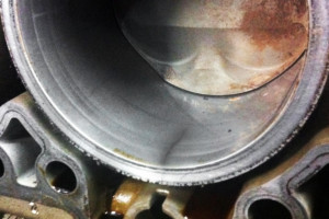 Cracked Cylinder liner Porsche 911 997