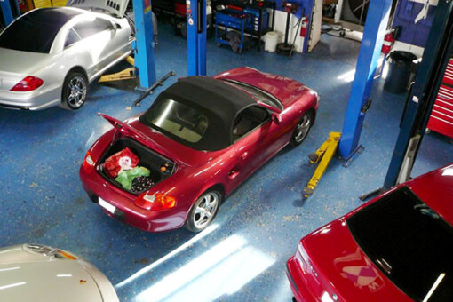 Porsche mechanics at Group One Motorwerks, a leading Porsche repair shop near Tucson, AZ, specialize in Porsche repair and maintenance.