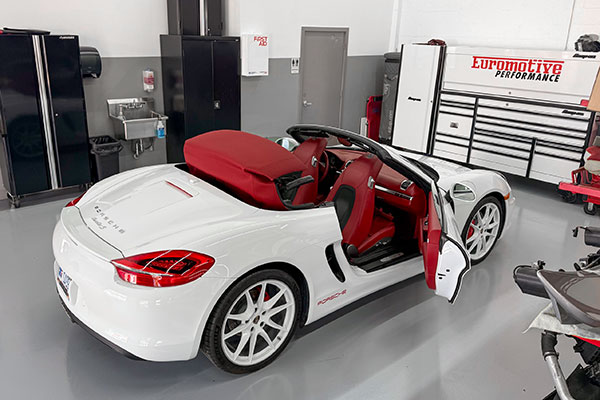 Independent Porsche Mechanics Euromotive Performance a certified specialist Porsche repair shop in Florida.