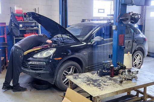Porsche 911, Boxster, Cayman, Cayenne, Panamera and Porsche Macan repair and maintenances services by mechanics at Manfred's Import Auto near Cary, IL.