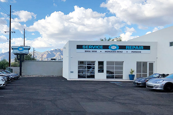 Porsche repair shop Group One Motorwerks provides repair, maintenance and service for Porsche cars in Tucson, AZ.