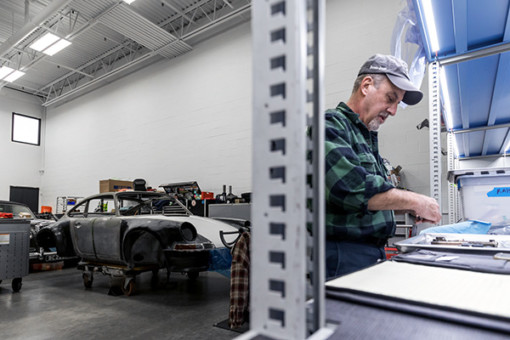 Porsche repair shop Olsen Motorsports offers maintenance services for all Porsche cars near Downers Grove, IL.