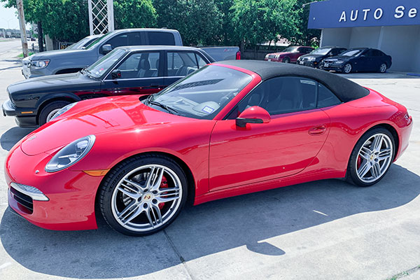 Recommended Porsche repair shop Autobahn Automotive Service provides repair, maintenance, and service for Porsche cars in San Antonio, TX.