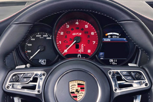2020 Macans could have an instrument cluster problem