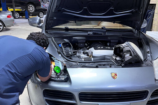 Porsche mechanics at Star Motors Ltd, a leading Porsche repair shop near Merriam, KS, specialize in Porsche repair and maintenance.