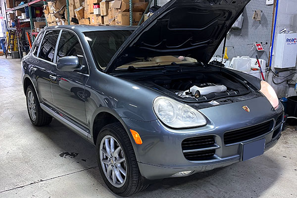 Independent Porsche Mechanics Star Motors Ltd a specialist Porsche repair shop in Kansas.