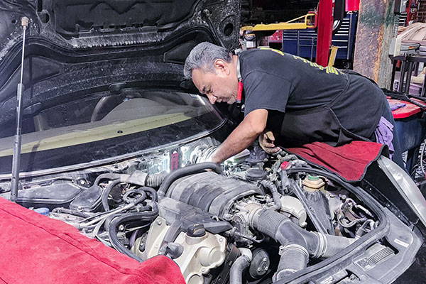 Independent Porsche repair shop Redline Racing offers maintenance services for all Porsche cars near El Paso, TX.