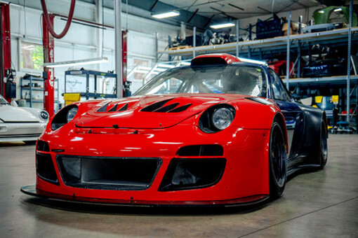 Porsche restoration Shop near Madison, WI, Kellymoss specializes in Porsche restoration, restomod and tuning.