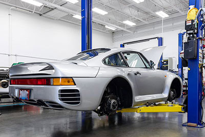 Porsche repair shops and Porsche specialists in Michigan