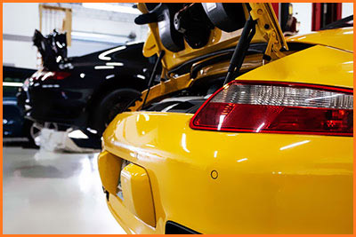 Porsche repair shops and Porsche specialists in Michigan