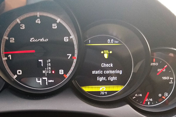 Porsche Check Static Cornering Light message