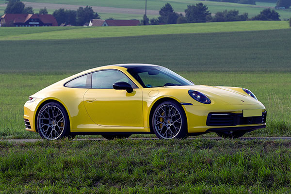 Porsche 911 992 maintenance service intervals
