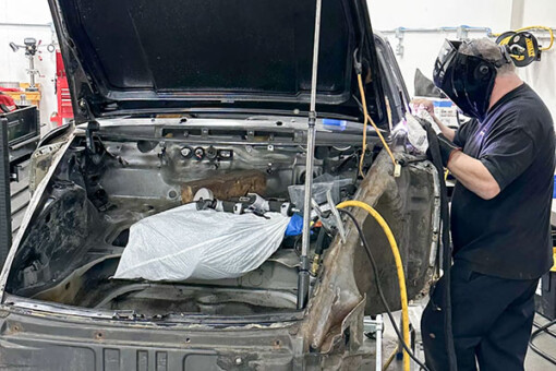 Independent Porsche Mechanics Barnaba Autosport a specialist Porsche restoration shop in Illinois.