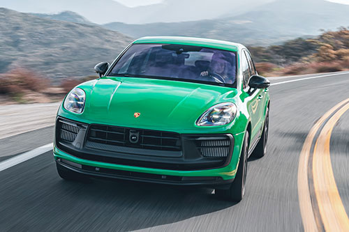 Checking maintenance and dashboard lights on Your Porsche Macan
