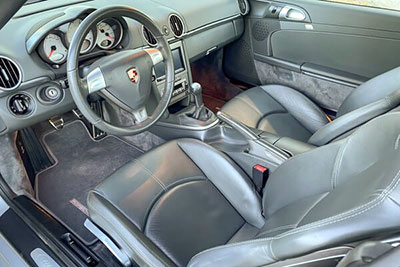 987.1 Cayman interior