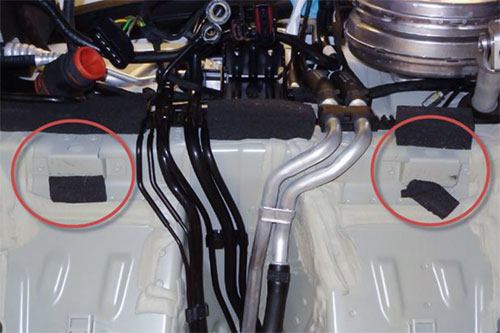 Fuel tank rattle or squeak moved pads