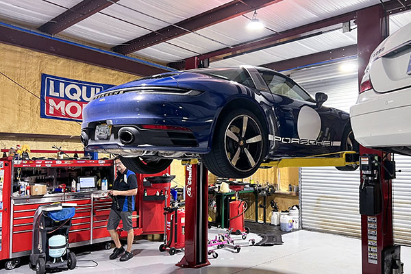 Independent Porsche Mechanics K&L European Automotive a specialist Porsche repair shop in Florida.