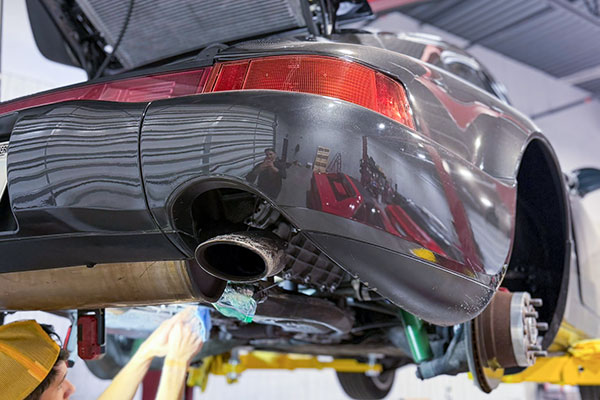 Independent Porsche Mechanics Longtail Engineering a specialist Porsche repair shop in South Carolina.