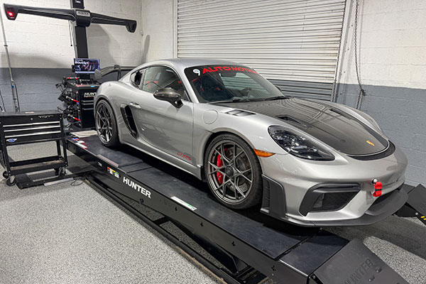 Independent Porsche Mechanics 9 Auto Motion Porsche Performance Specialist a specialist Porsche repair shop in Florida.