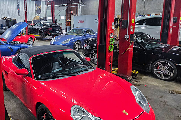 Independent Porsche Mechanics MMr Autosport a specialist Porsche repair shop in Ohio.